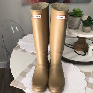 tan hunter boots